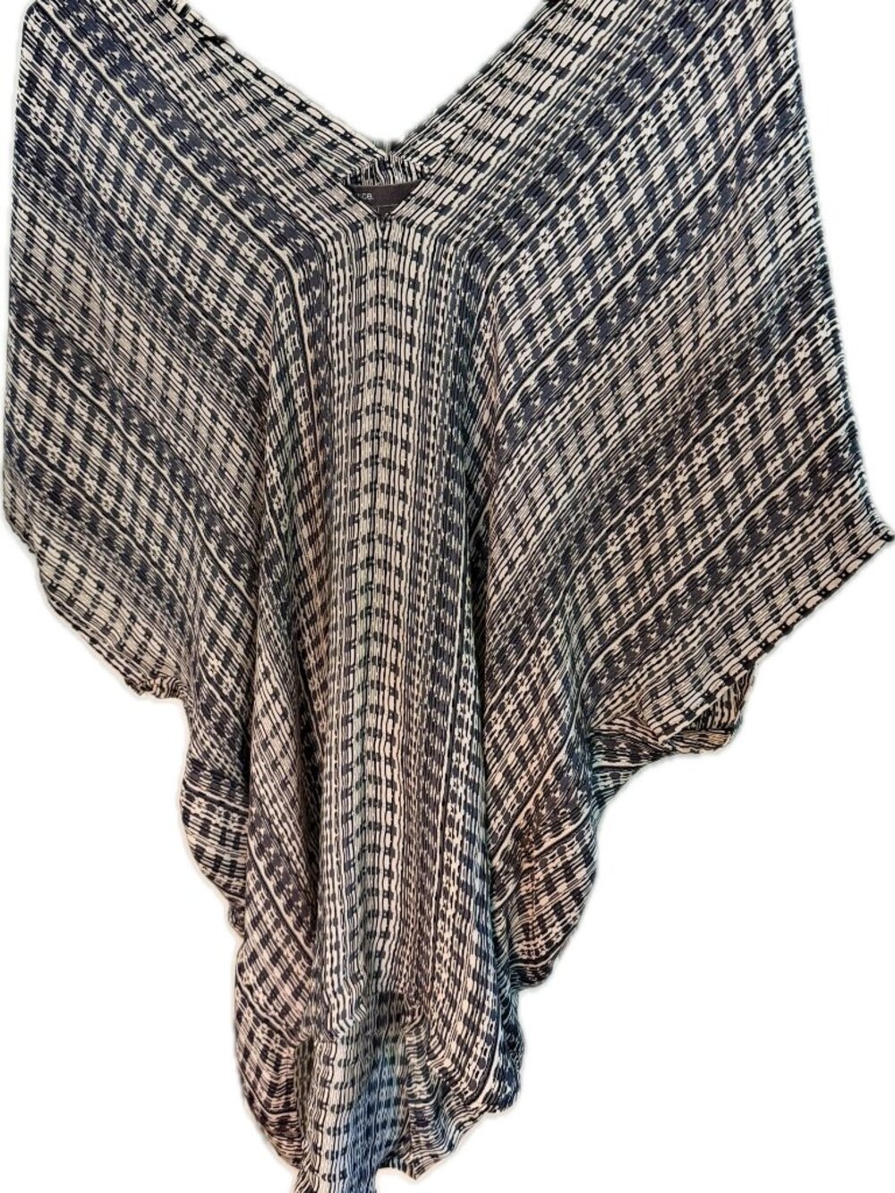 Vince Aztec Print Silk Top Kimono V neck Top. Modern with underlying gray hue.